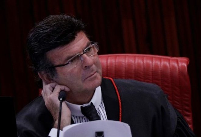Ministro Luiz Fux durante sessão do Tribunal Superior Eleitoral