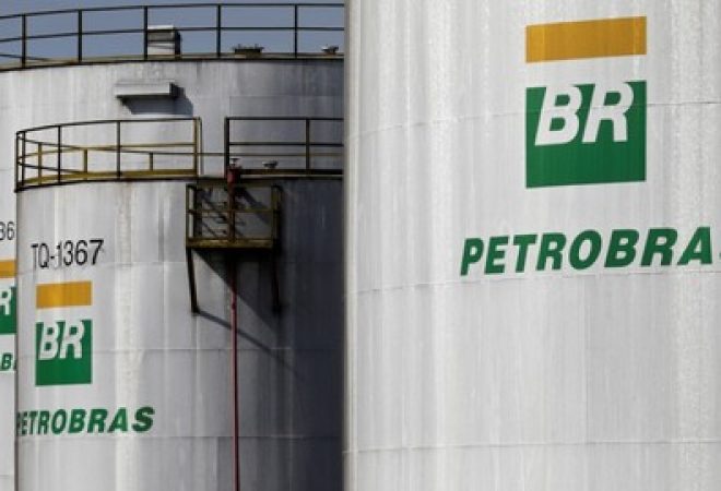 Tanque da Petrobras em refinaria em Paulínia