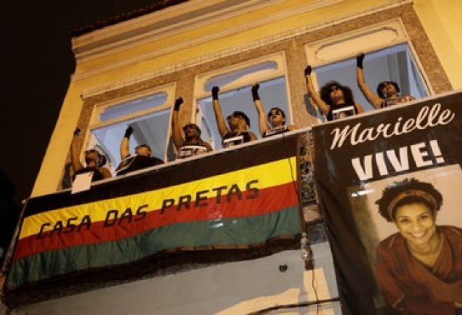 Mulheres se manifestam após morte de Marielle Franco