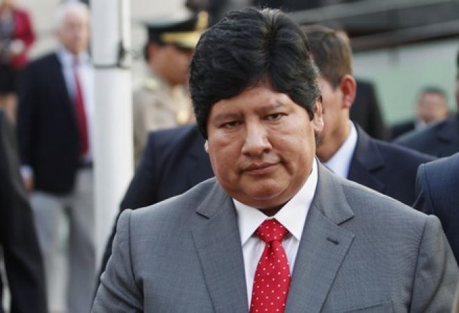 Edwin Oviedo após cerimônia em Lima