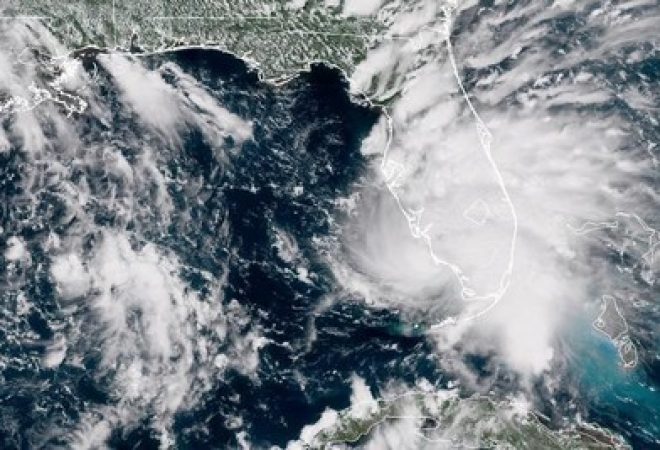 Tempestade tropical Gordon perto da Flórida, em foto de satélite