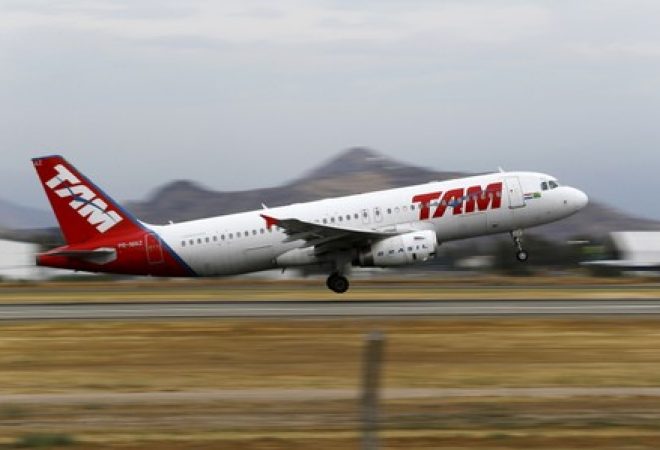 Avião da TAM decola de aeroporto em Santiago, no Chile