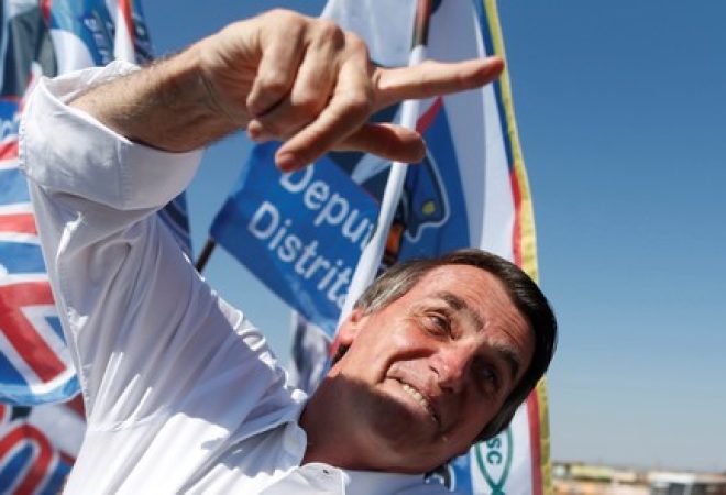 Bolsonaro faz campanha em Taguatinga