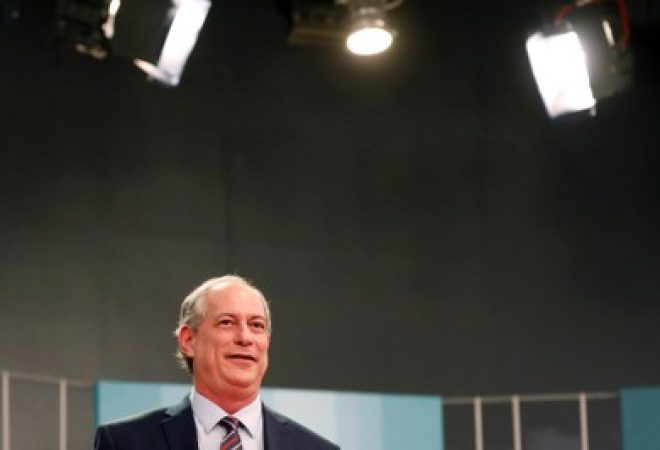 Candidato do PDT à Presidência, Ciro Gomes, durante debate em São Paulo