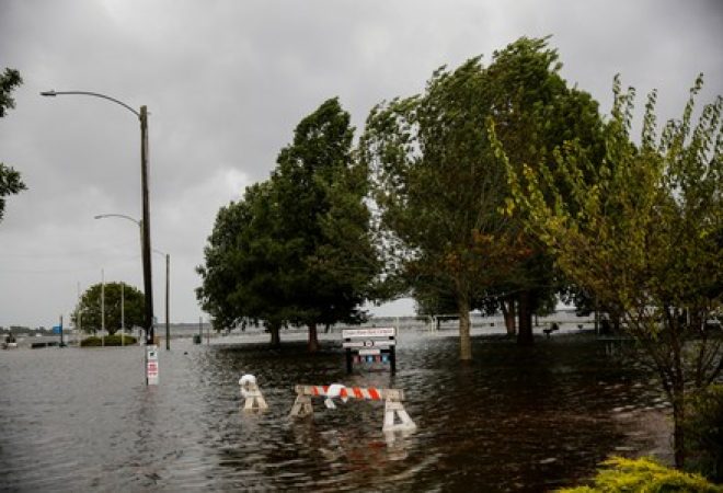 Enchente em New Bern, na Carolina do Norte