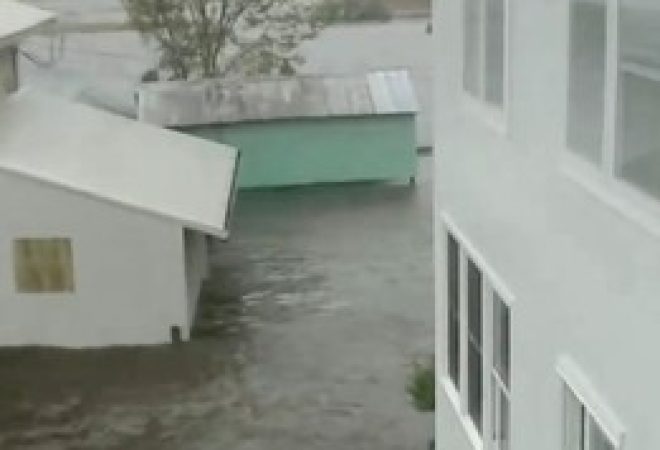 Alagamento em Belhaven, na Carolina do Norte, em imagem congelada de vídeo obtido das mídias sociais