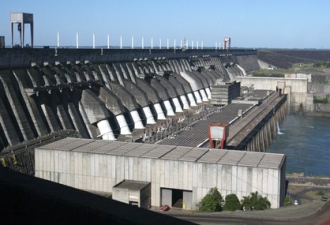 Vista da hidrelétrica de Itaipu