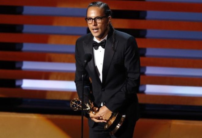 Diretor Cary Joji Fukunaga recebe prêmio Emmy em Los Angeles