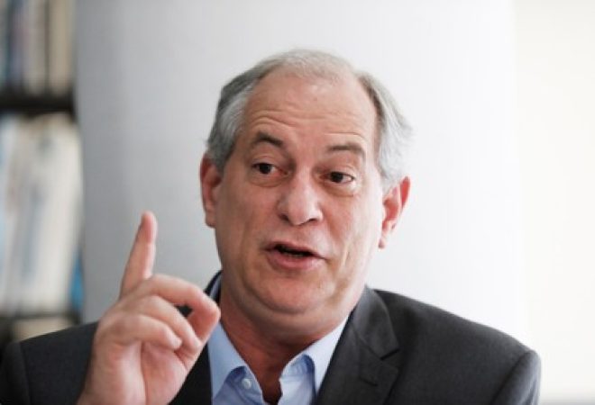 Ciro Gomes durante campanha em São Paulo