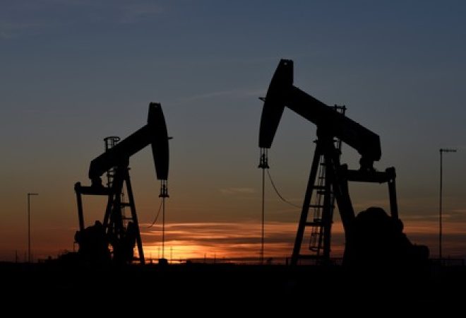 Campo de petróleo em Midland, Texas
