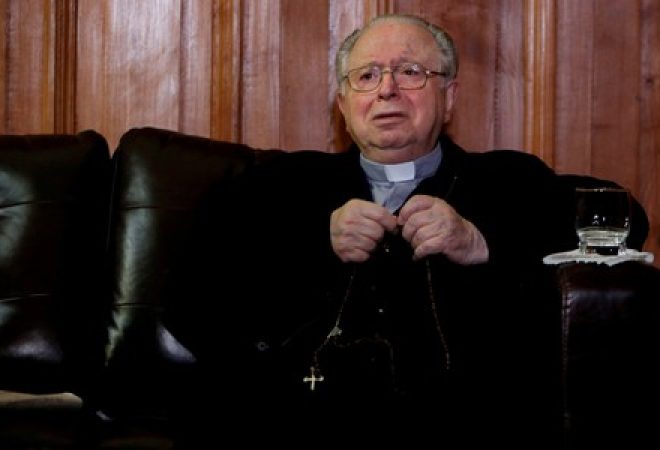 Padro chileno Fernando Karadima em Santiago