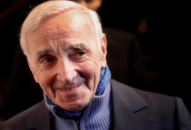 Cantor francês Charles Aznavour durante evento em Paris