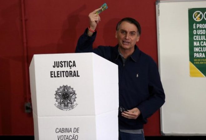 Candidato do PSL à Presidência, Jair Bolsonaro, durante votação no Rio de Janeiro