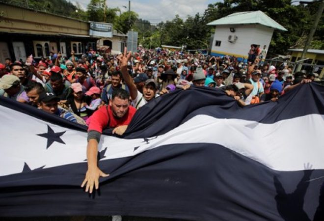 Migrantes hondurenhos que integram caravana a caminho dos EUA