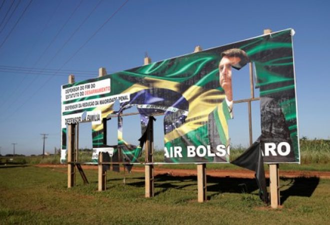 Outdoor em apoio ao candidato do PSL à Presidência, Jair Bolsonaro, em Campo Novo dos Parecis