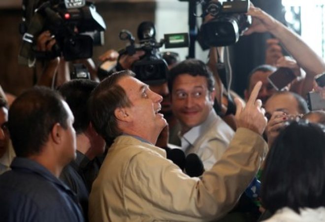 Candidato do PSL à Presidência, Jair Bolsonaro, após visita à Superintendência da PF no Rio