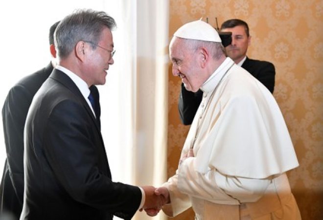 Papa Francisco se encontra com presidente da Coreia do Sul, Moon Jae-in, no Vaticano