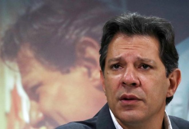 Candidato do PT à Presidência, Fernando Haddad, durante entrevista coletiva em São Paulo
