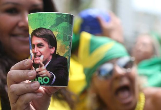 Manifestação no Rio de Janeiro a favor do candidato de extrema direita à Presidência do Brasil, Jair Bolsonaro