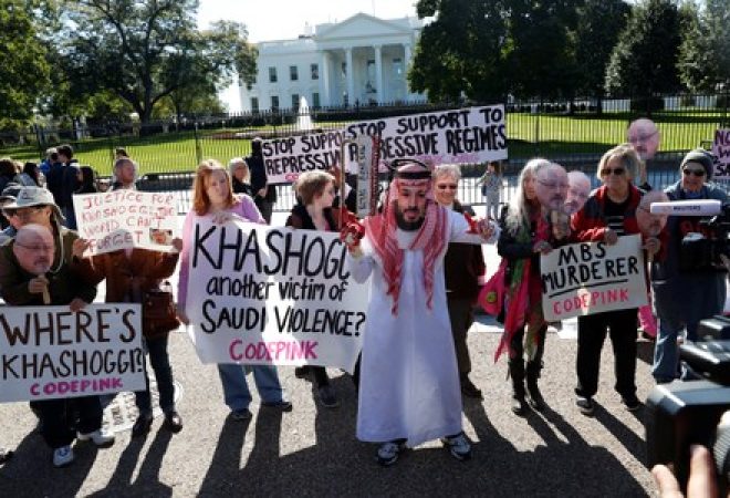 Manifestantes protestam em frente à Casa Branca pedindo sanções à Arábia Saudita pelo assassinato do jornalista Jamal Khashoggi