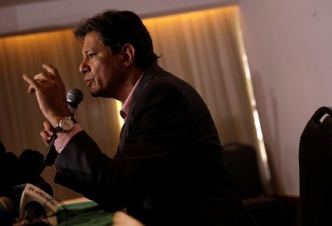 Haddad concede entrevista no Rio de Janeiro