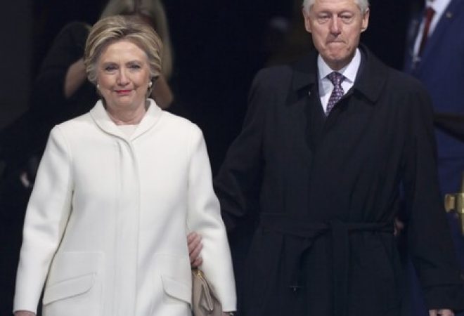 Ex-presidente dos EUA Bill Clinton e a mulher, Hillary