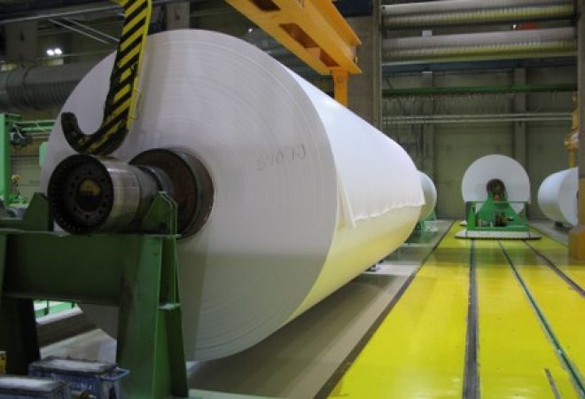 Rolos de papel em estoque