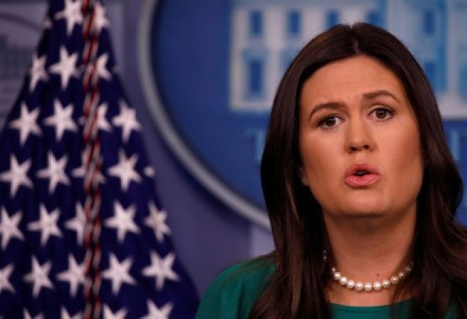 Porta-voz da Casa Branca Sarah Sanders em briefing