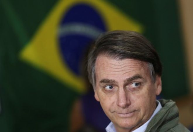 Presidente eleito Jair Bolsonaro vota no Rio de Janeiro