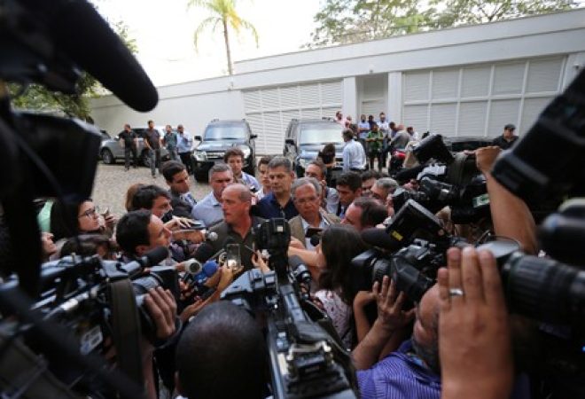 Onyx Lorenzoni e Paulo Guedes dão entrevista no Rio de Janeiro