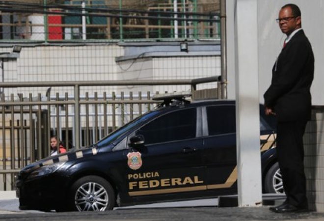Carro da Polícia Federal no Rio de Janeiro