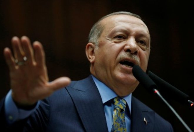 Presidente da Turquia, Tayyip Erdogan, no Parlamento em Ancara