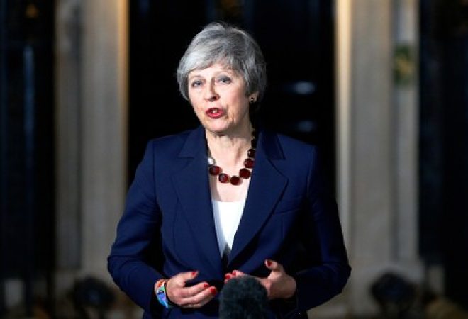 Premiê Theresa May em Londres
