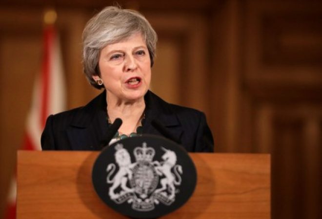 Primeira-ministra britânica, Theresa May, dá entrevista coletiva em residência oficial em Londres
