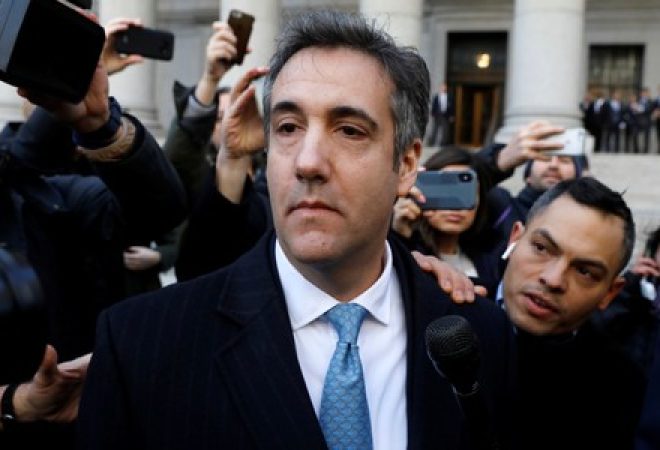 Michael Cohen deixa tribunal em Nova York