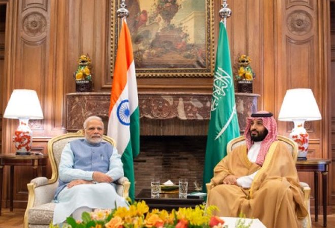 Príncipe herdeiro saudita, Mohammed bin Salman, e primeiro-ministro indiano, Narenda Modi, em Buenos Aires