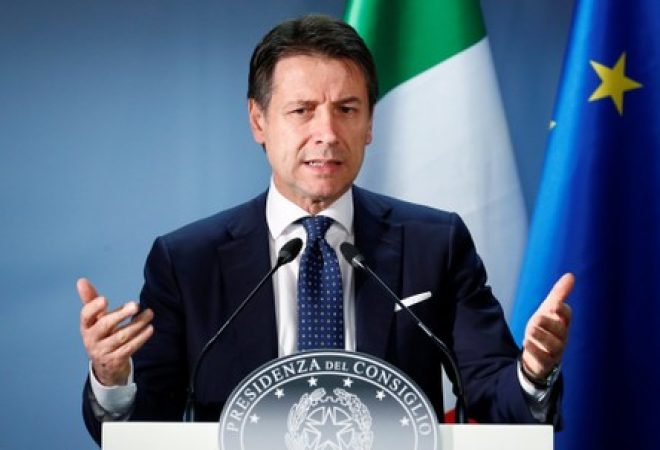Primeiro-ministro italiano, Giuseppe Conte, durante coletiva de imprensa em Bruxelas, na Bélgica