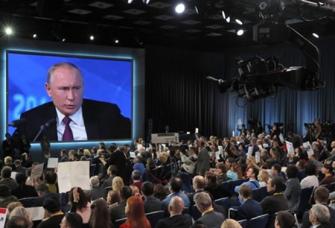 Presidente russo, Vladimir Putin, durante entrevista coletiva em Moscou