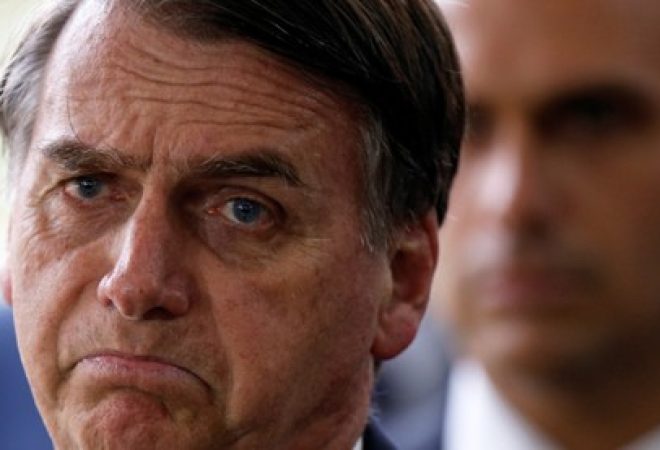Jair Bolsonaro conversa com jornalistas em Brasília