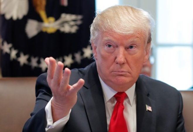 Presidente dos EUA, Donald Trump, lidera reunião do gabinete na Casa Branca em Washington