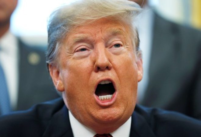 Presidente dos EUA, Donald Trump, fala com jornalistas na Casa Branca