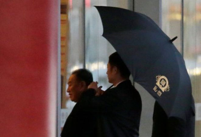 Dirigente norte-coreano Kim Yong Chol chega a aeroporto de Pequim