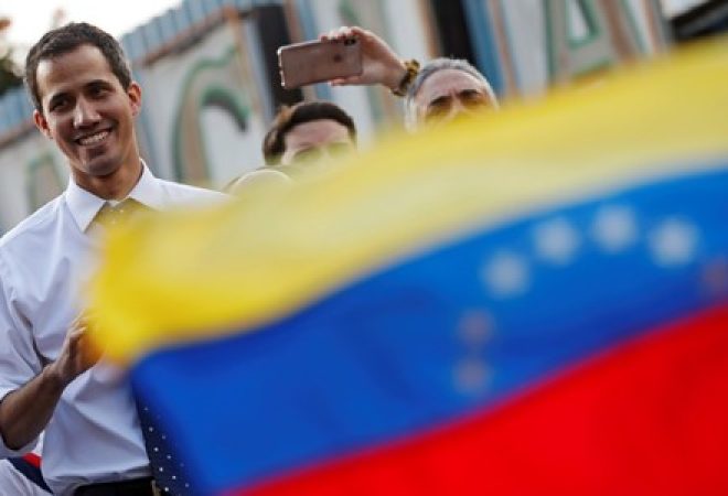 Juan Guaidó durante encontro com simpatizantes em Caracas