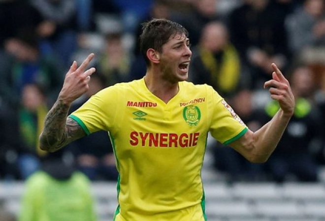 Emiliano Sala durante partida do Nantes contra o Nice pelo Campeonato Francês