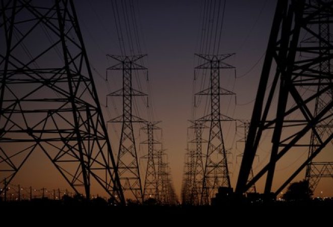 Linhas de transmissão de energia em Brasília