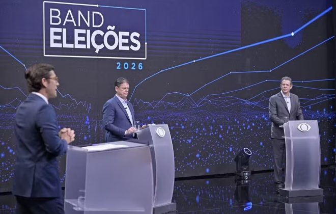 Primeiro debate entre Fernando Haddad e Tarcísio de Freitas. Foto: Renato Pizzutto/Band/Divulgação
