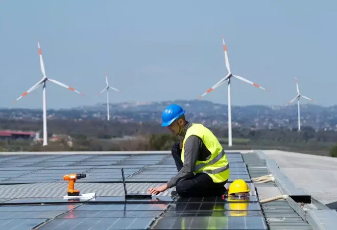 tecnico-eolico-solar-jpg