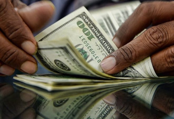 thumb2-american-dollars-in-hands-money-in-hand-money-recount-counting-money-concepts-american-dollars
