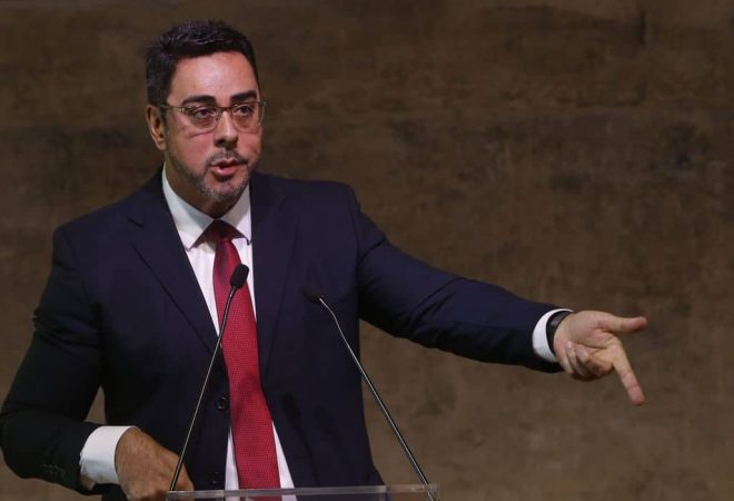 O juiz Federal titular da 7ª Vara Federal Criminal do Rio de Janeiro, Marcelo Bretas, fala durante Simpósio de Combate à Corrupção, na Fundação Getúlio Vargas, no Rio de Janeiro.