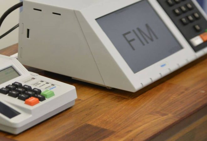O Tribunal Superior Eleitoral (TSE) conclui a assinatura digital e lacração dos sistemas eleitorais que serão usados nas eleições de outubro (José Cruz/Agência Brasil)